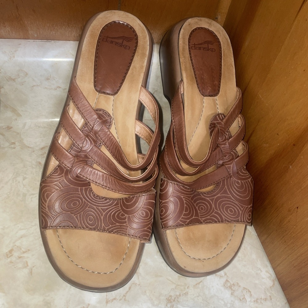 Dansko Lacey Slide Sandals Cognac Tooled Leather EU 41 / US 10-10.5 NICE